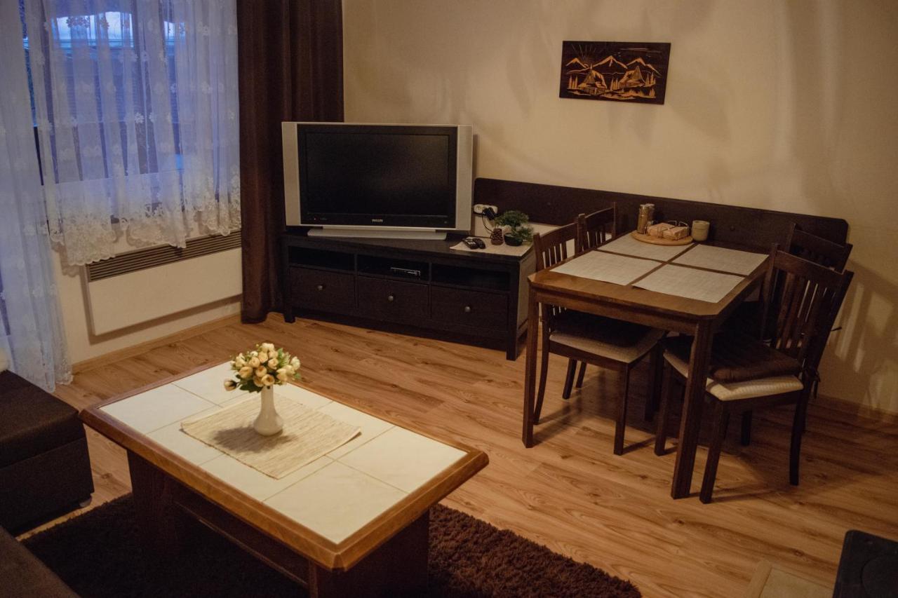 Privát Vavrúš Apartman Dóval Kültér fotó